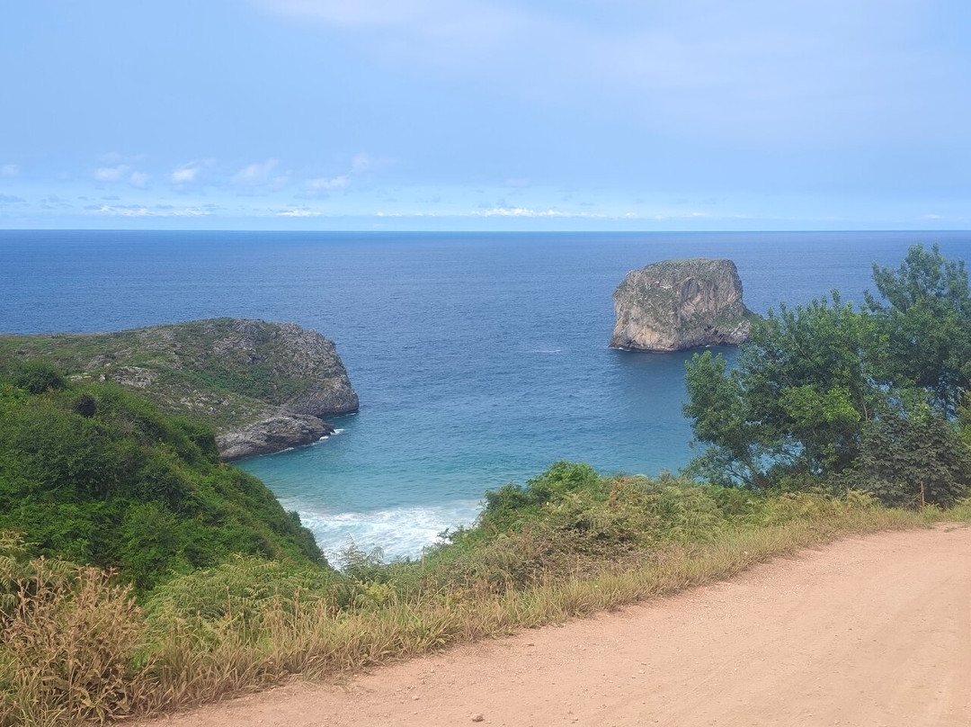 Playa de la Ballota-利亚内斯必去景点