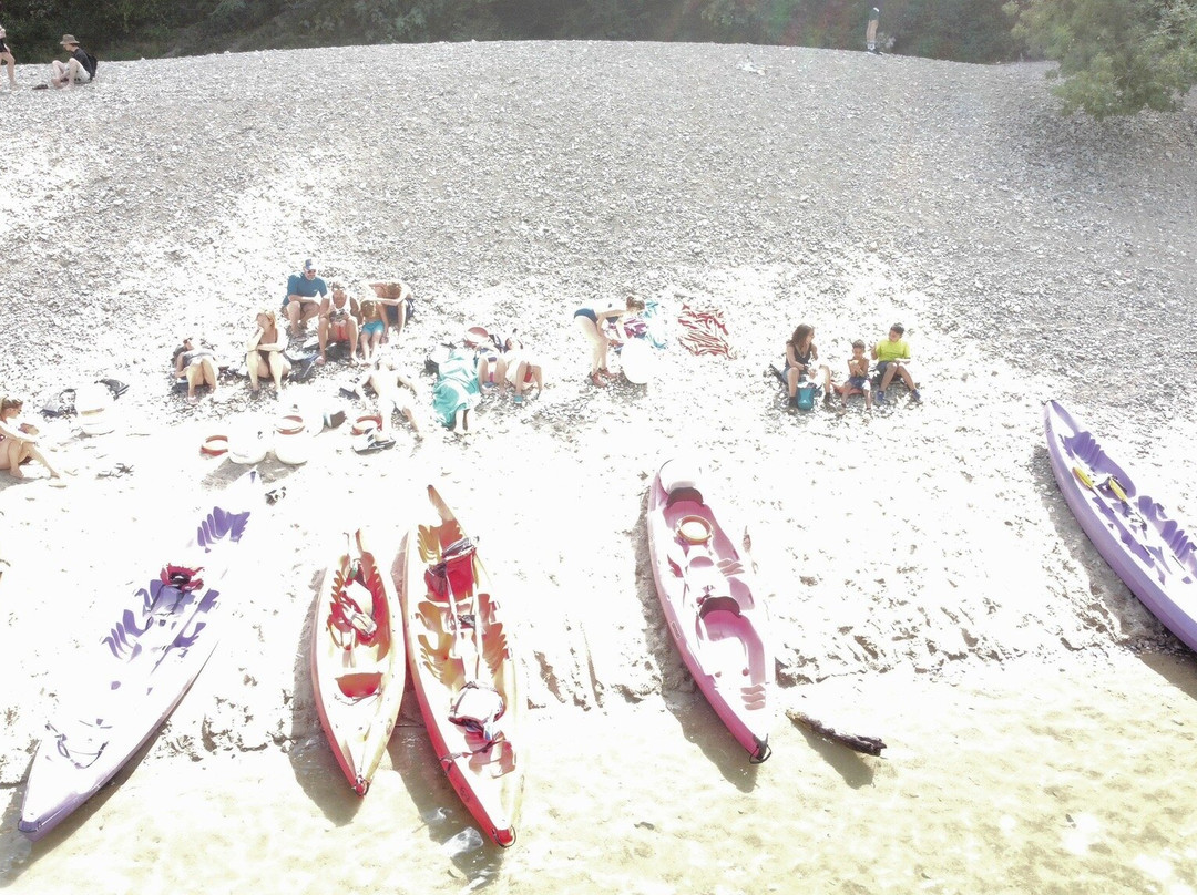 Aventure Canoës-萨拉瓦必去景点