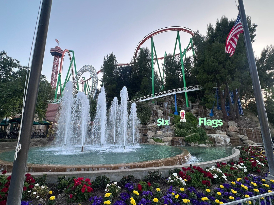 六旗魔术山-圣克拉丽塔必去景点