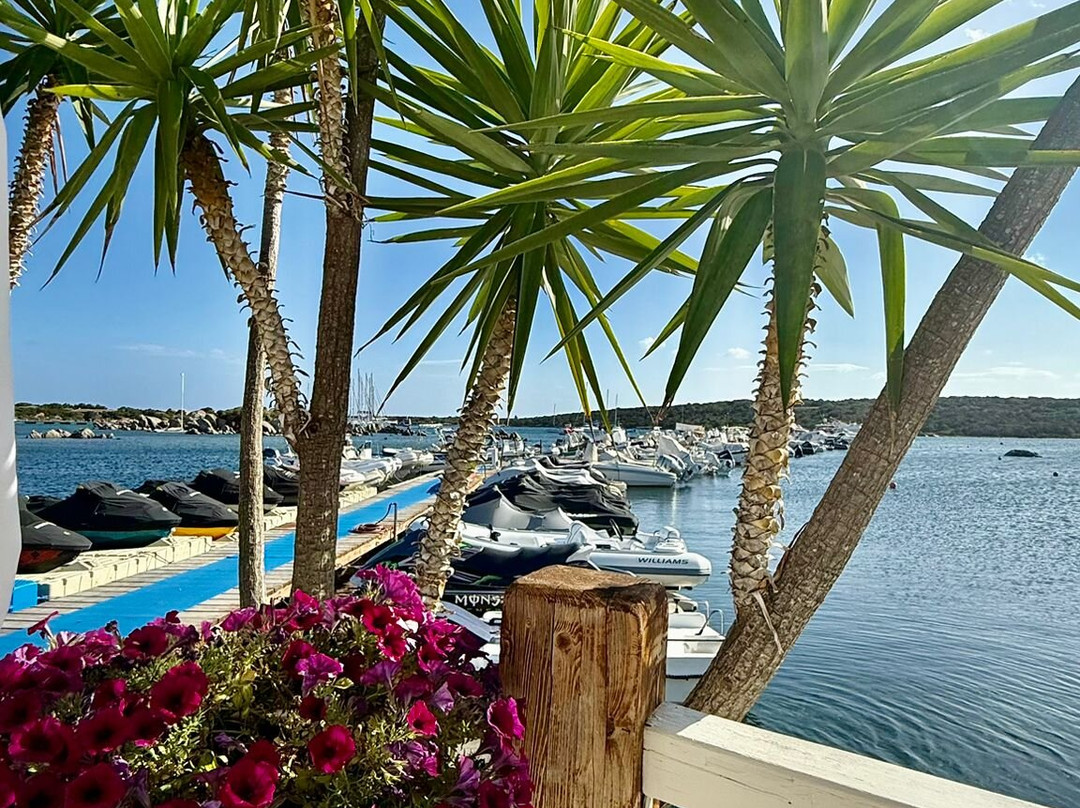 Baia De Bahas Apartments主图