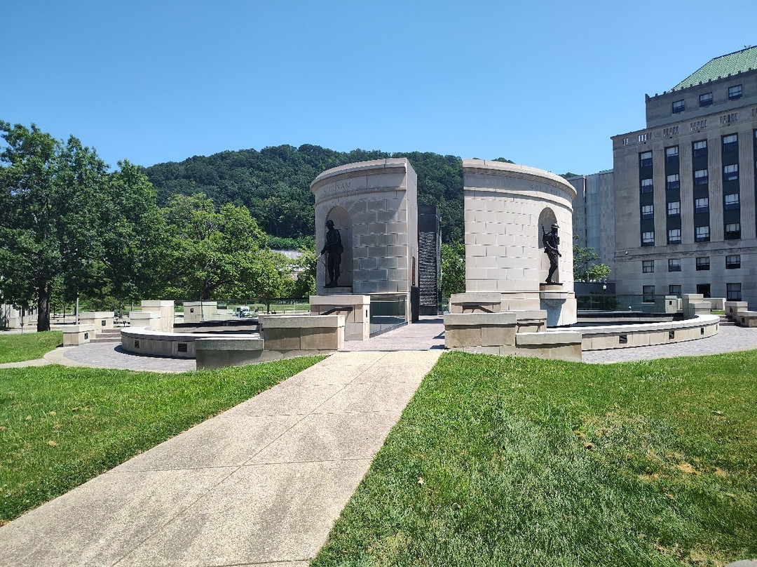 West Virginia Veterans Memorial-查尔斯顿必去景点