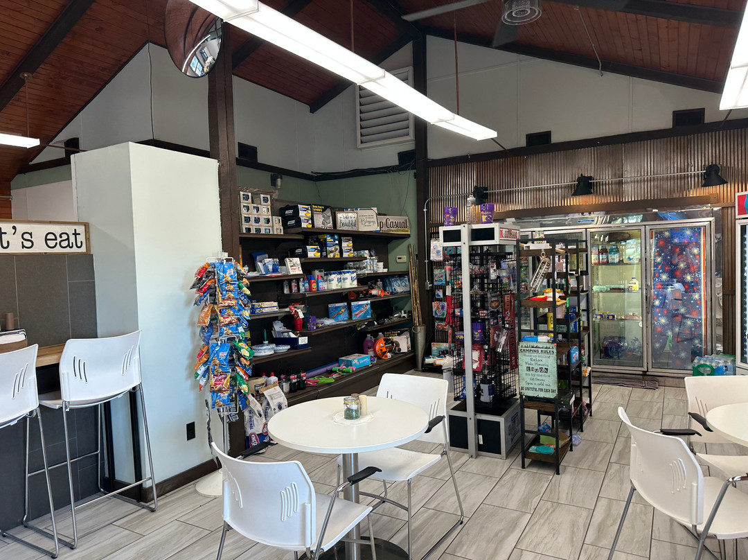 Pine Grove RV Park & Campground-Greenwood必去景点