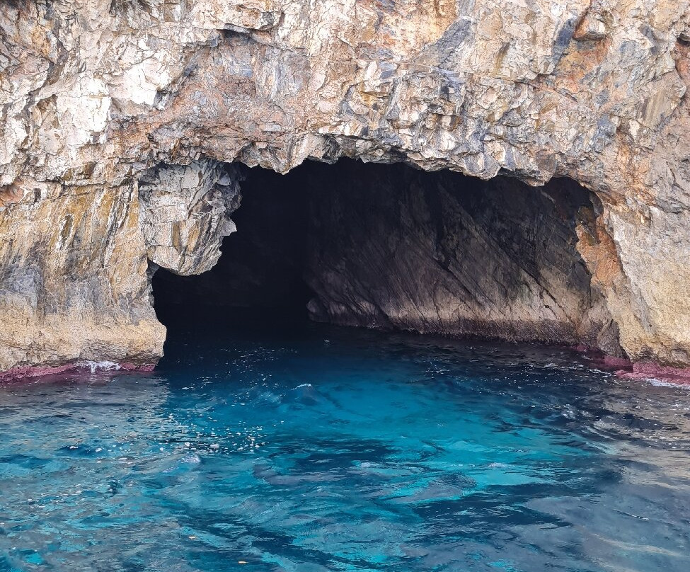 Boat & Cruise Hiring-Chorefto必去景点