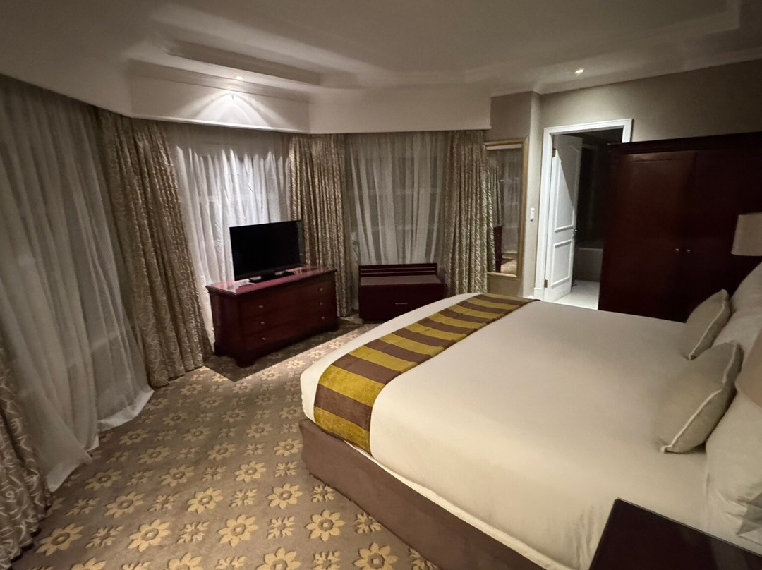 Hemingways Hotel主图