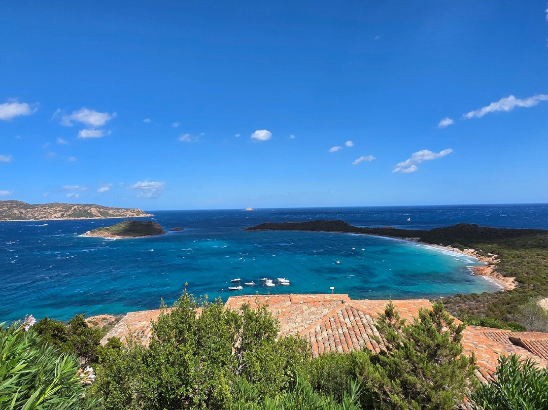 Spaggia di Punta Est-Capo Coda Cavallo必去景点