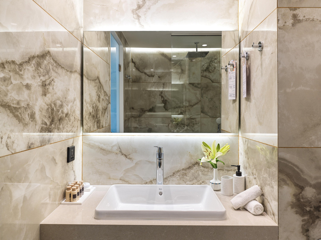 St. George Beach Hotel & Spa Resort主图