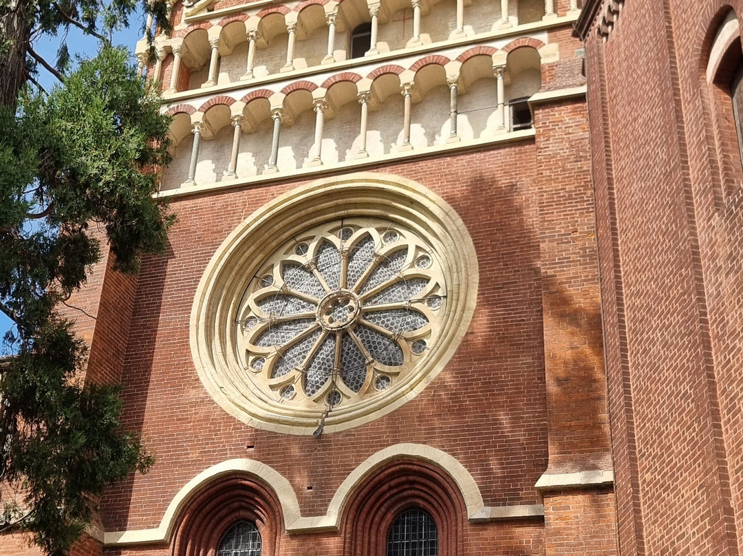 Basilica di Sant'Andrea-韦尔切利必去景点