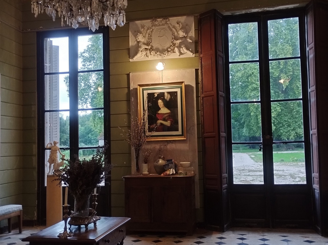 Chateau De Bressey主图