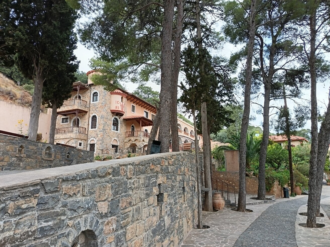 Monastery of Kremasta-Neapoli必去景点