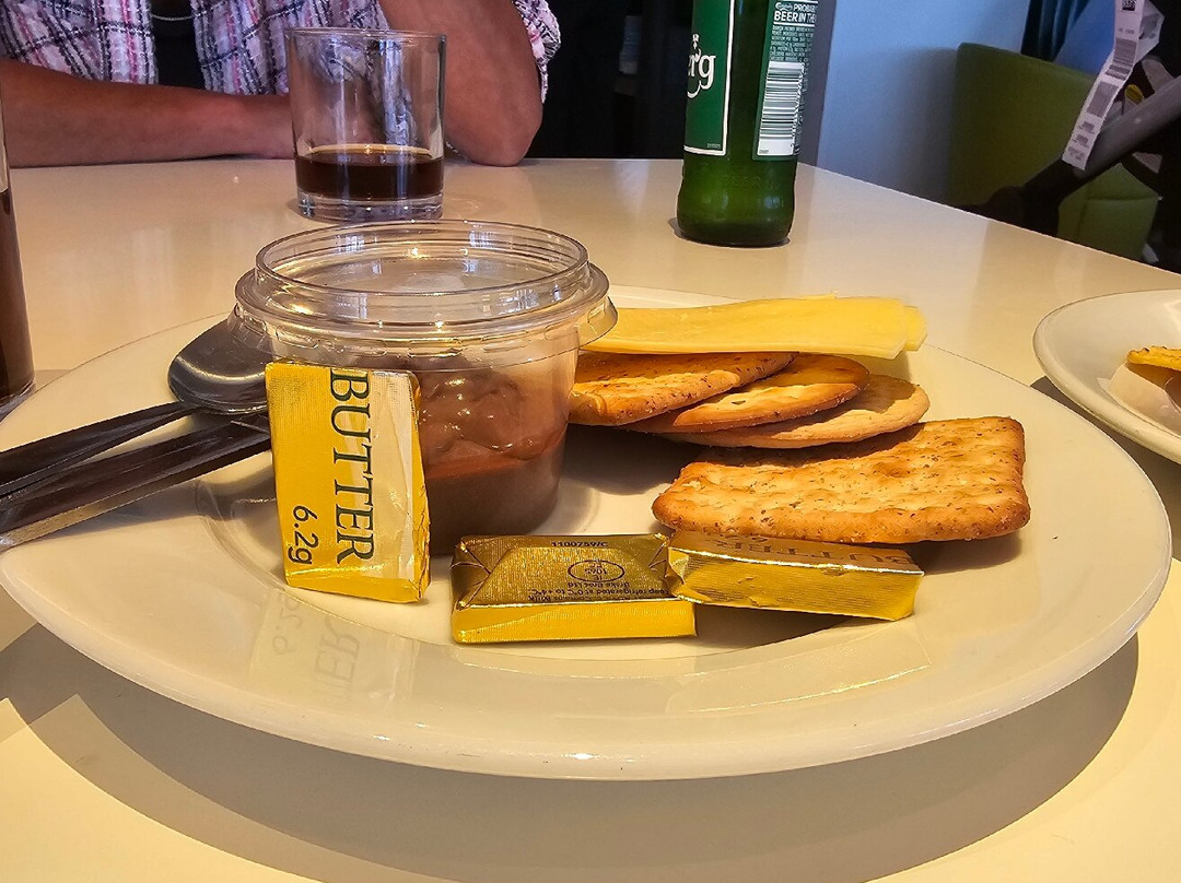 Plaza Premium Lounge Gatwick North Departures-霍利必去景点