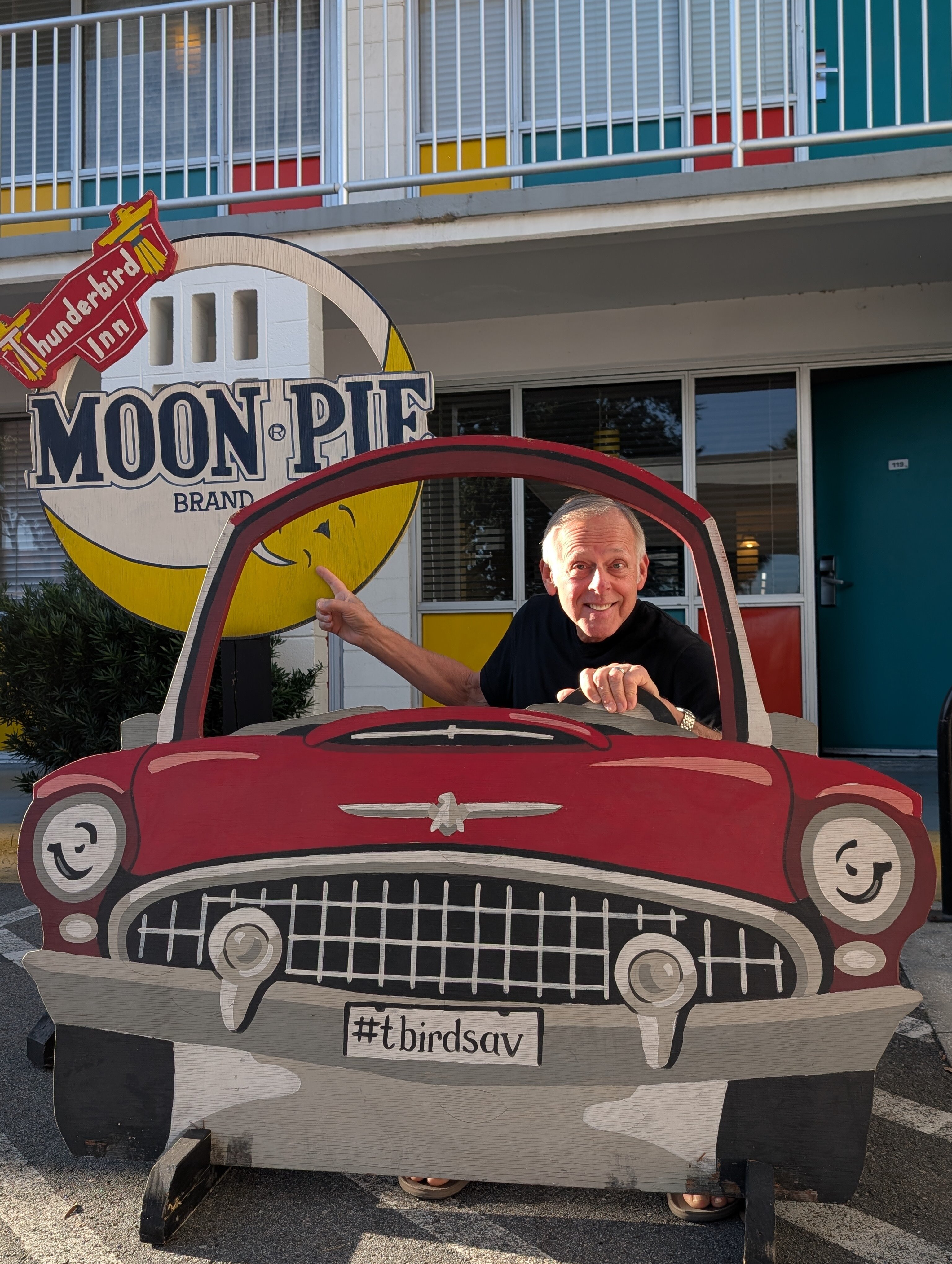 The Thunderbird Inn-官方