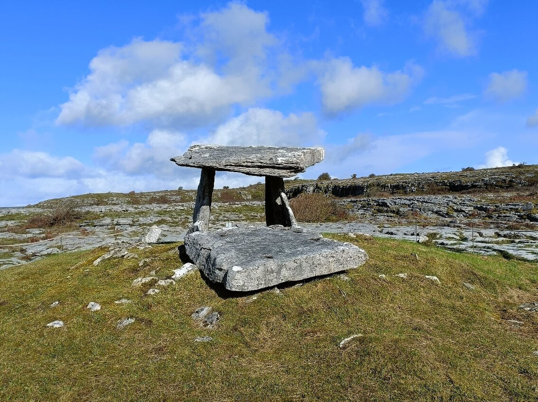 Poulnabrone Dolmen-克莱尔郡必去景点