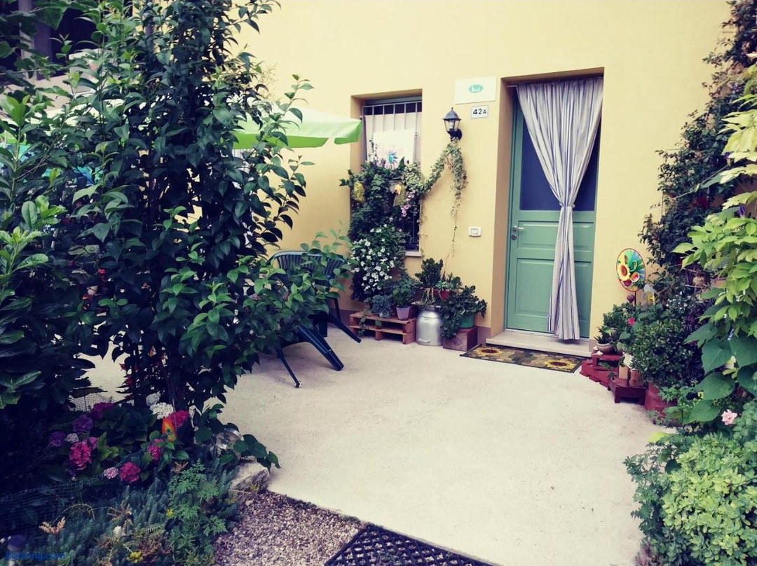 Mozzecane酒店住宿-B&B Peschi in Fiore