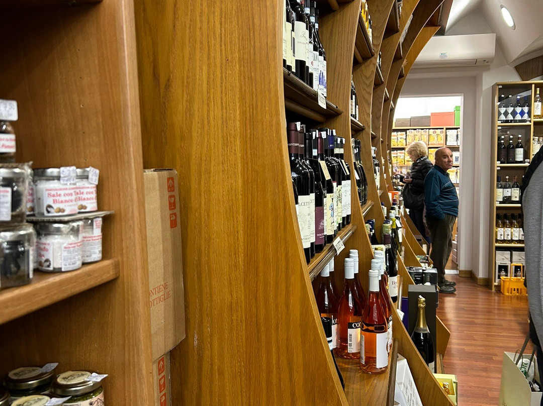 Enoteca Le Torri-阿尔巴必去景点