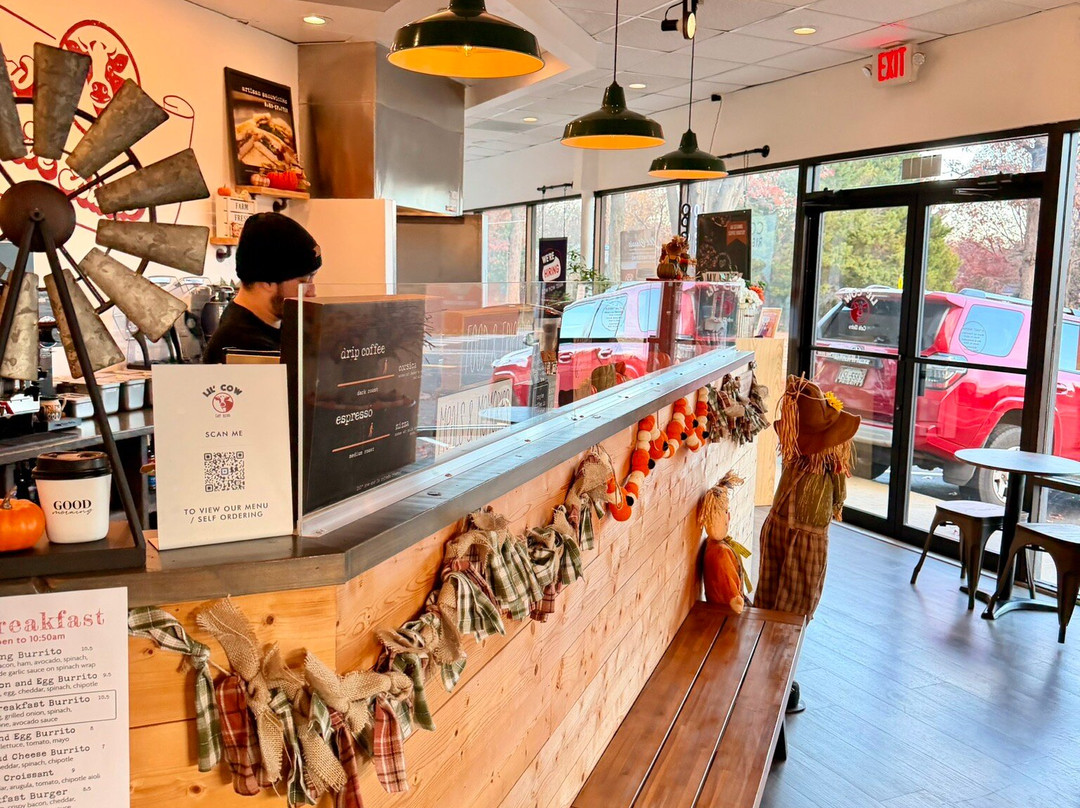 Lil' Cow Cafe Bistro