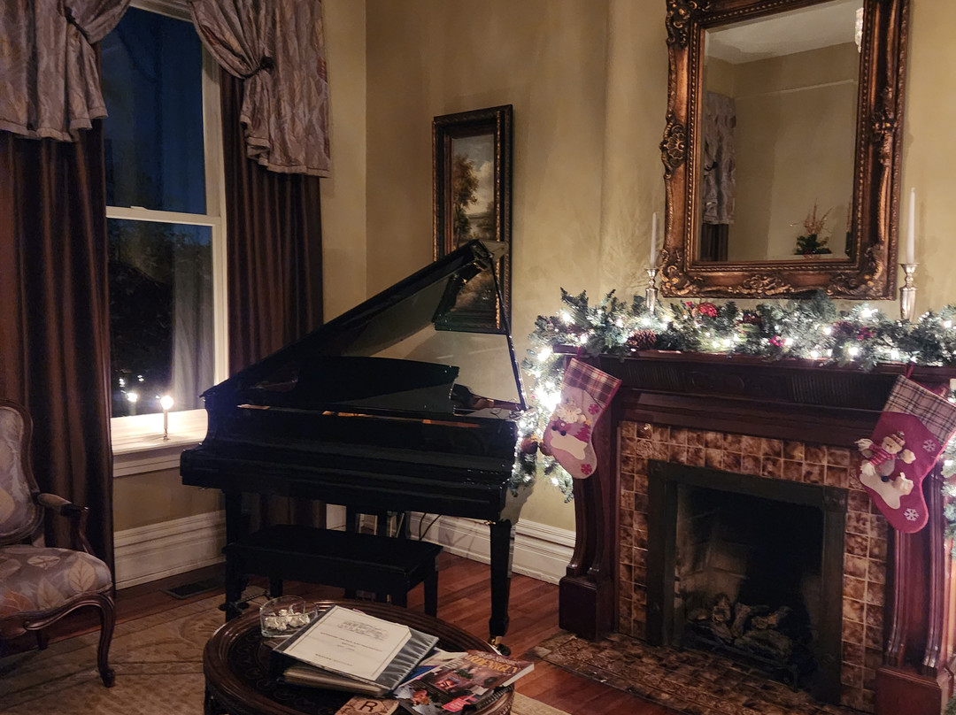 Riverside Inn Bed & Breakfast主图