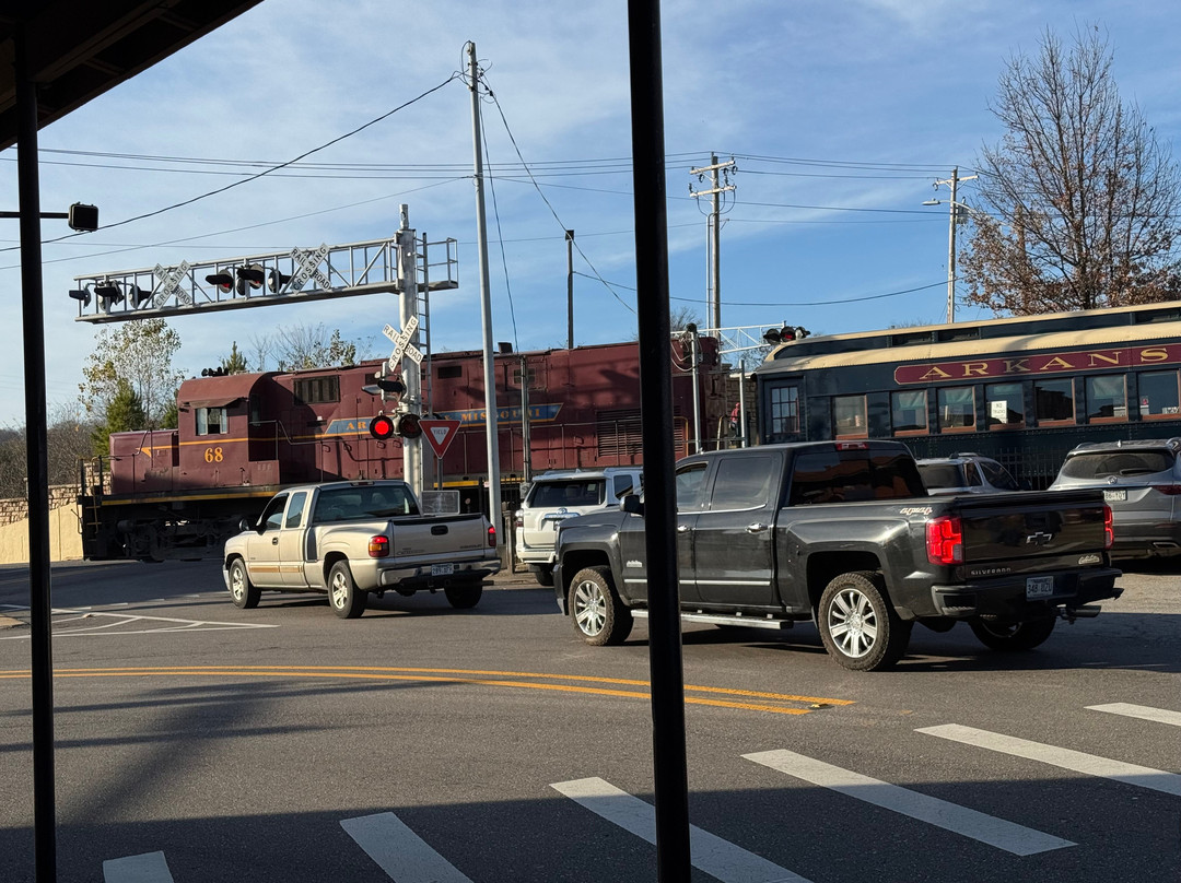 Arkansas & Missouri Railroad-Springdale必去景点