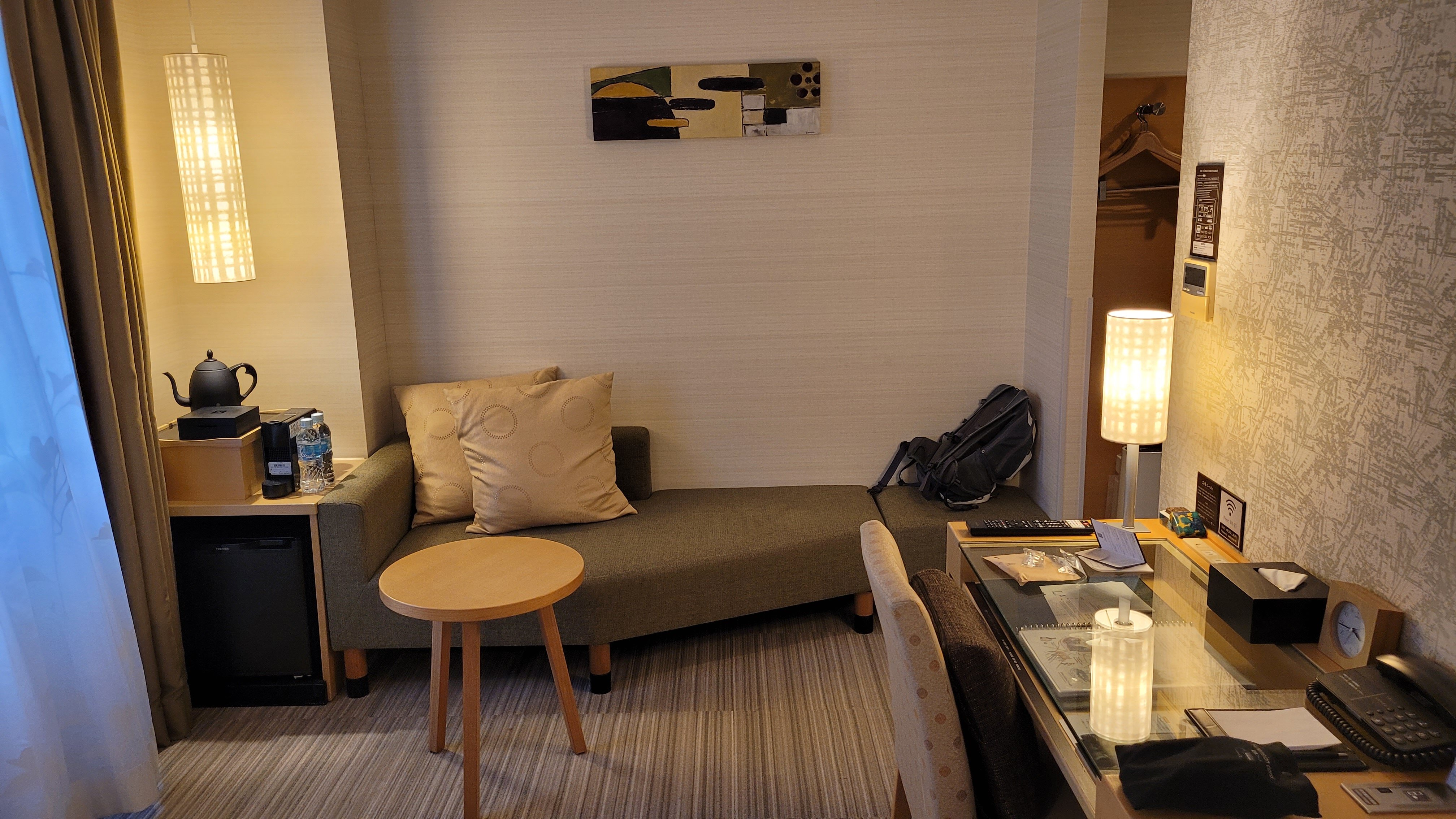 金泽三位神大酒店-客卧