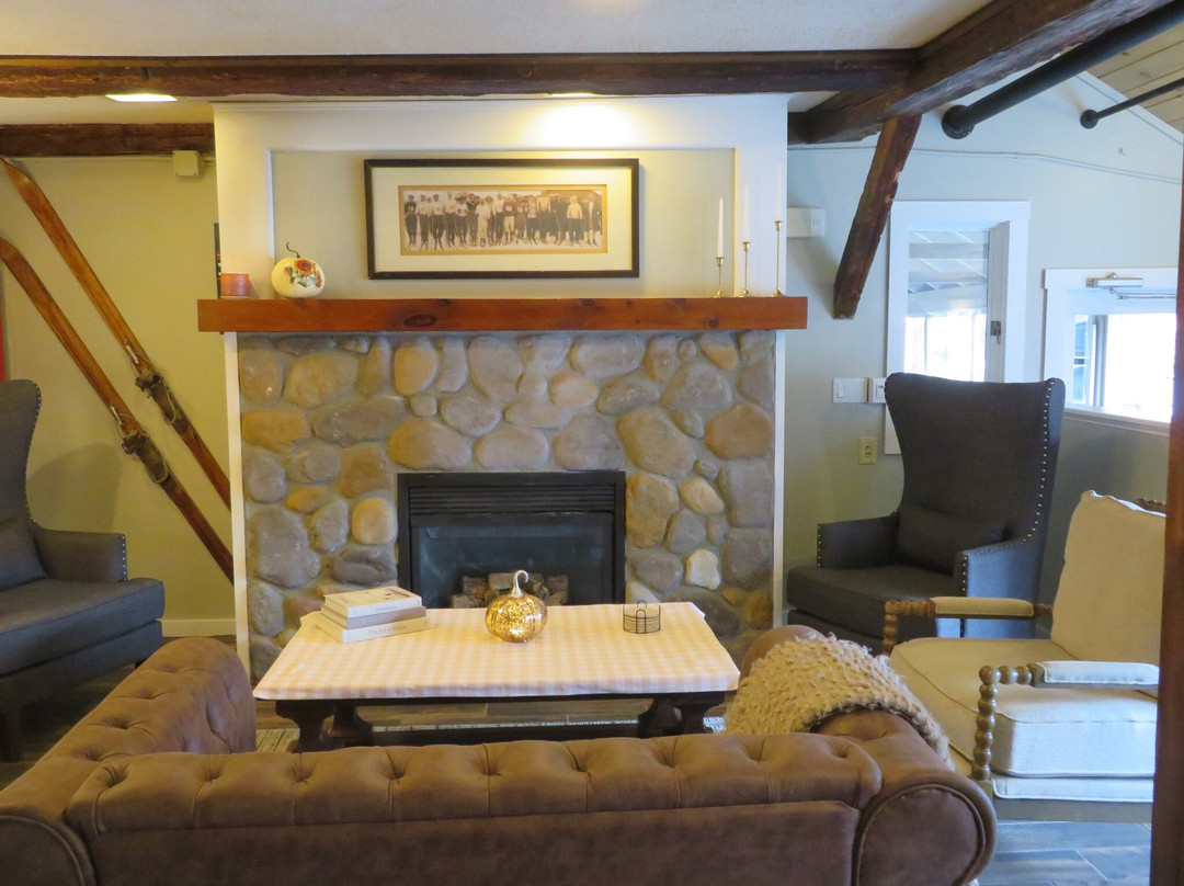 Whitneys Inn at Black Mountain主图