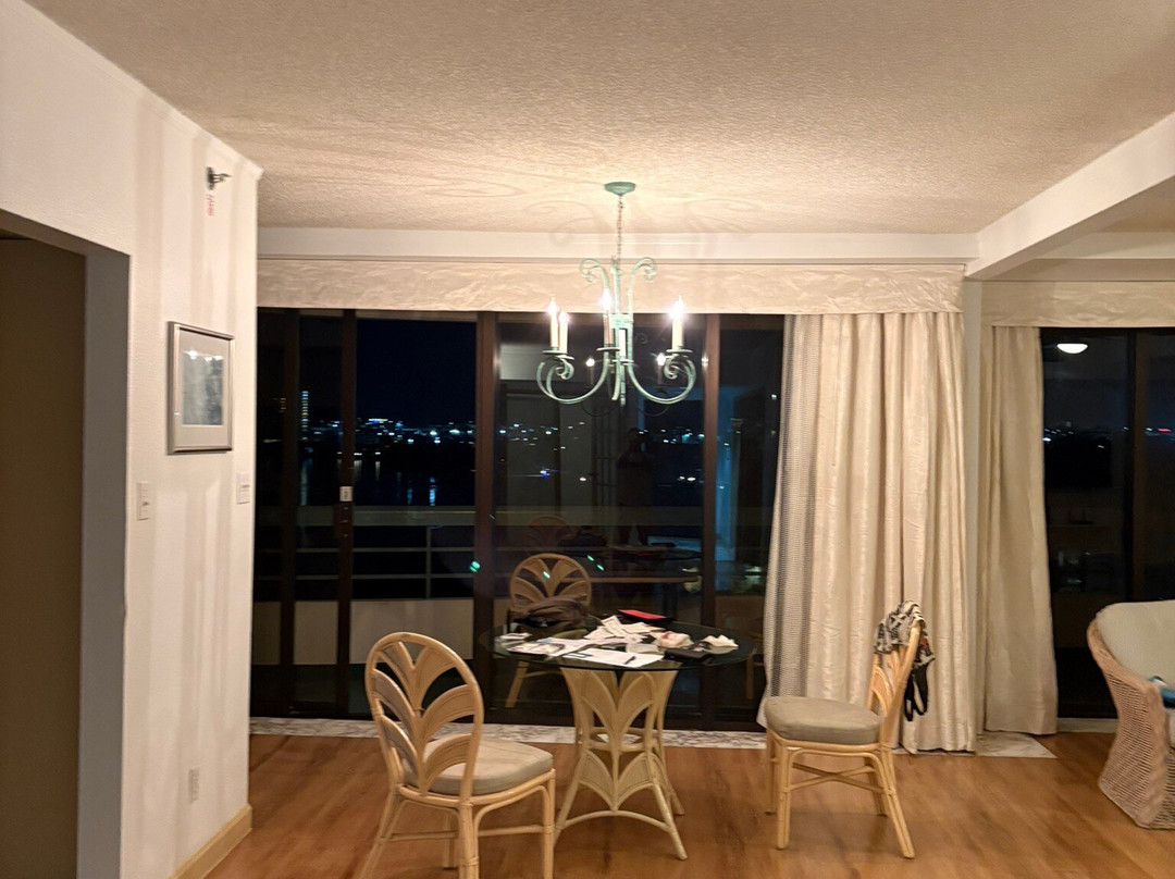 阿鲁彭海滩塔酒店主图