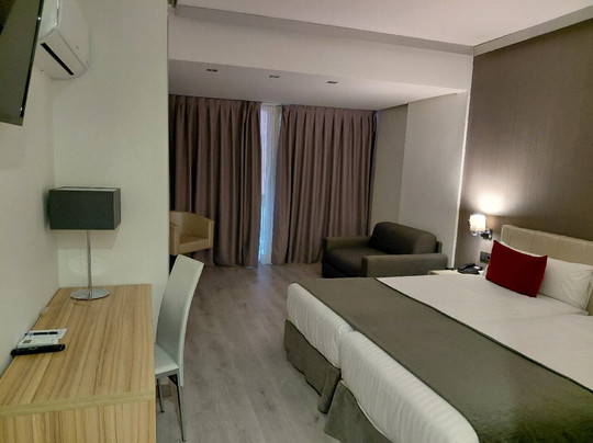 伦纳萨酒店主图