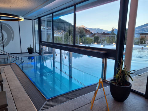 普拉兹霍夫度假酒店主图