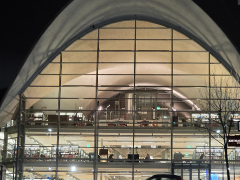 Tromsø Public library and City Archives-特罗姆瑟必去景点
