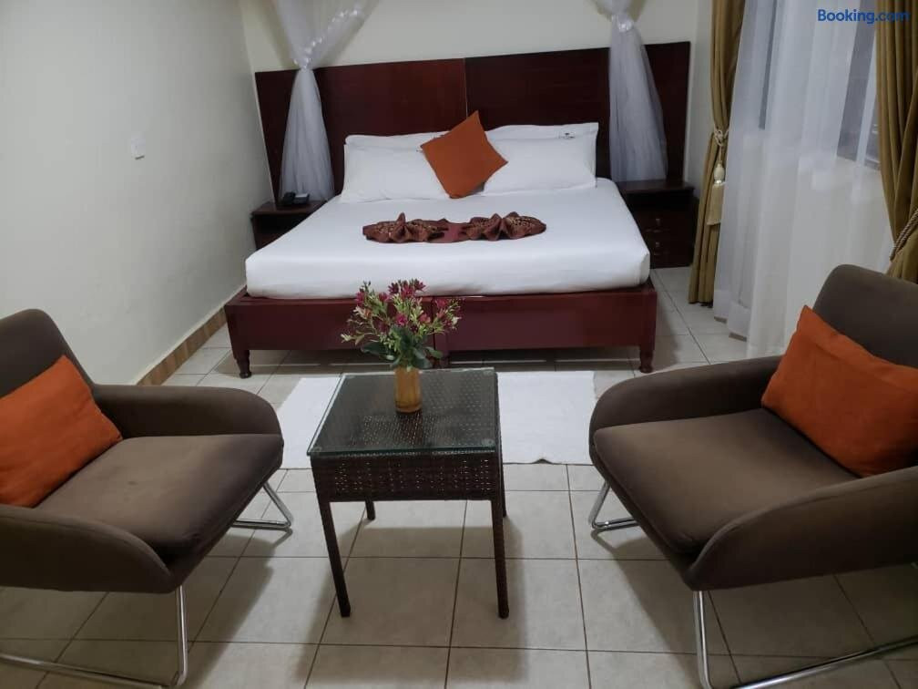 Acacia Country Inn