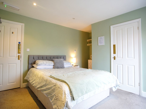 The Golden Boar主图