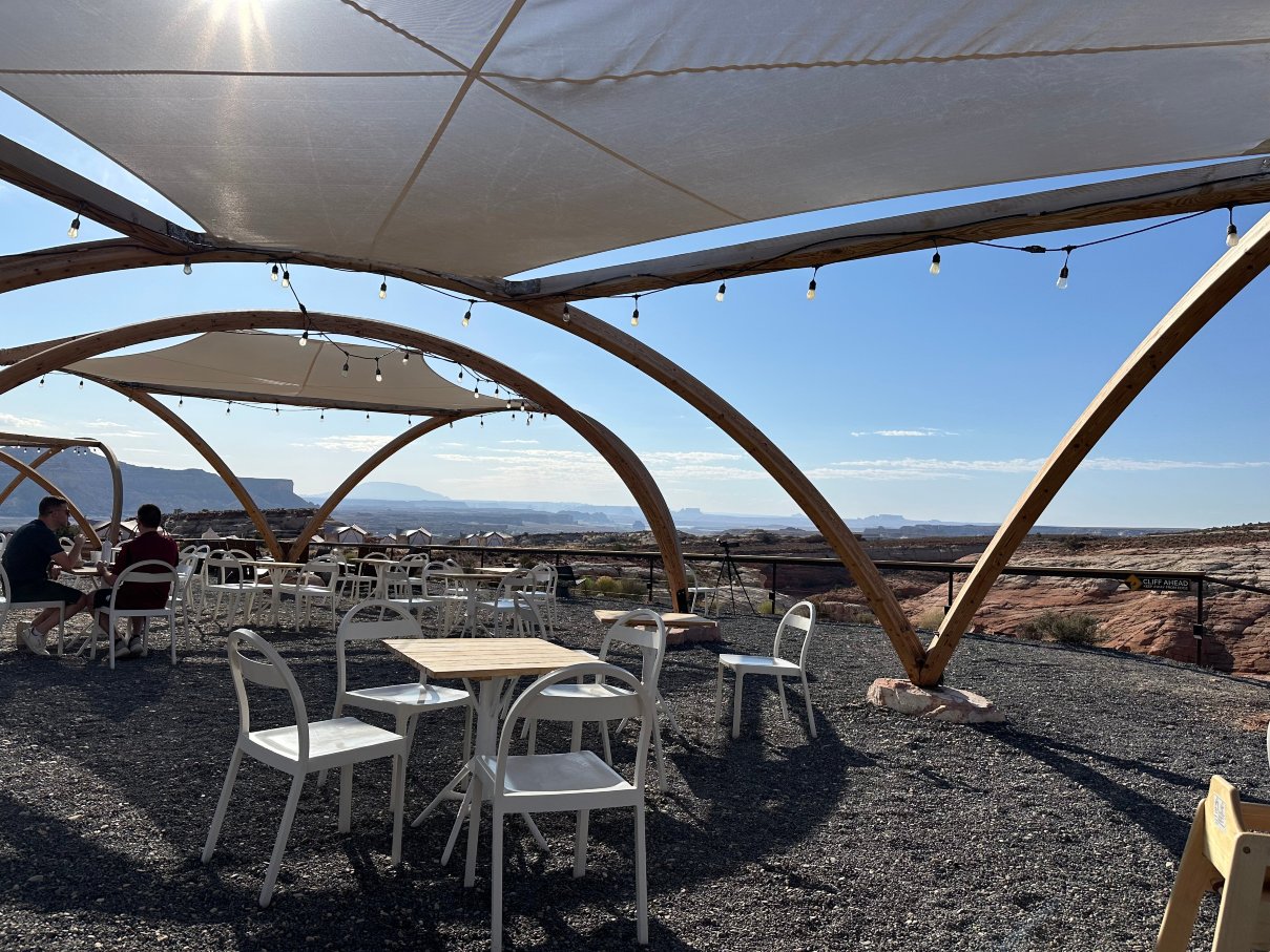 库珀湖旁的帆布酒店大阶梯-官方