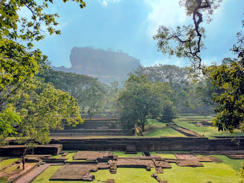 Bee Travels-康提必去景点