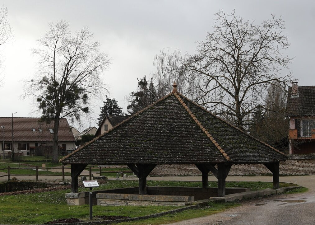 La source et le lavoir de Perrey-Crissey必去景点