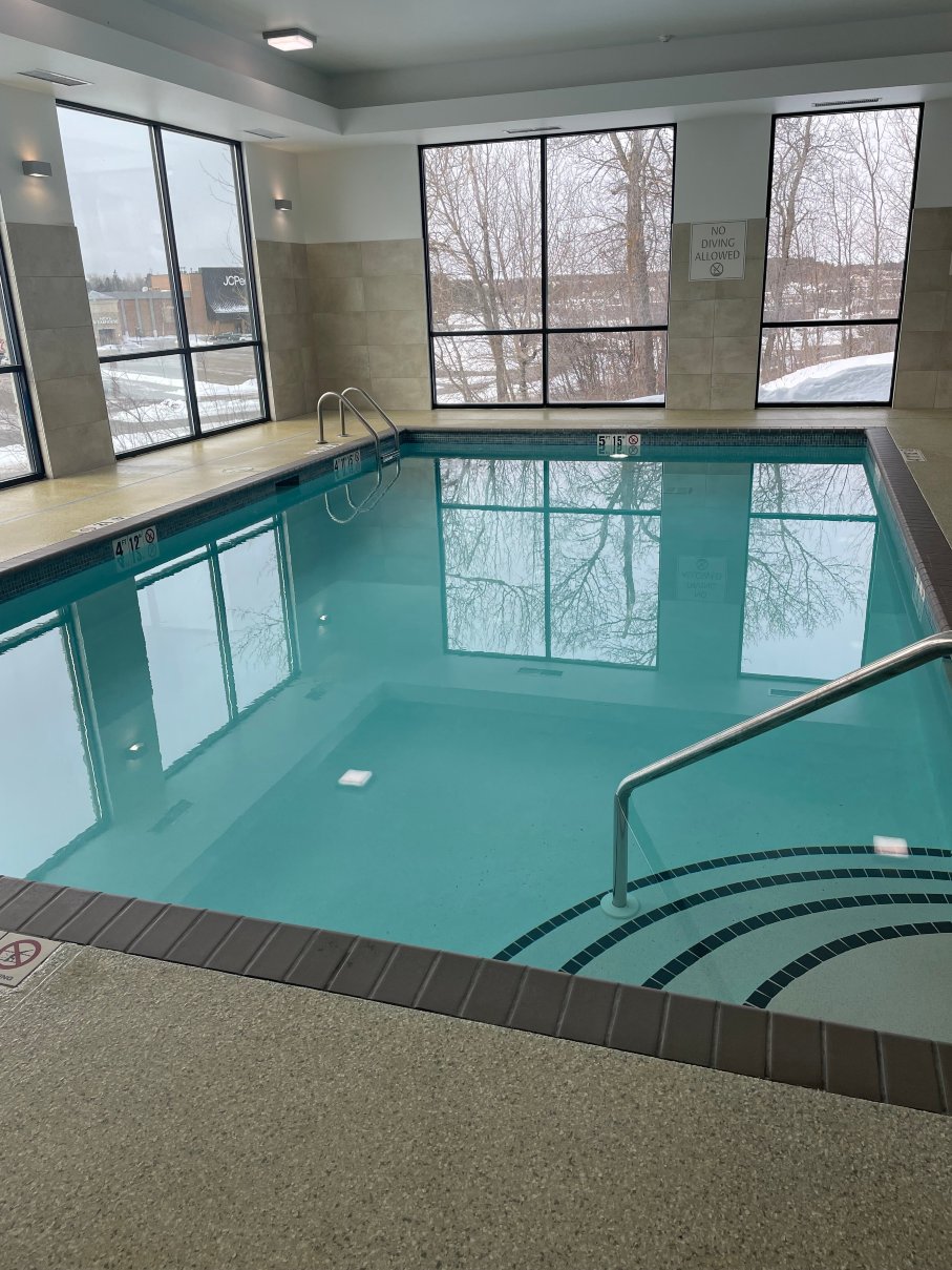 德卢斯米勒希尔购物中心温德姆戴斯酒店-泳池