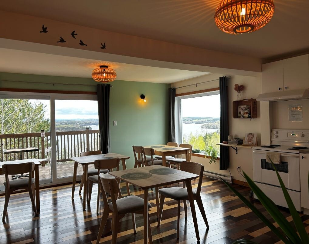 勒佩尔舒瓦酒店主图