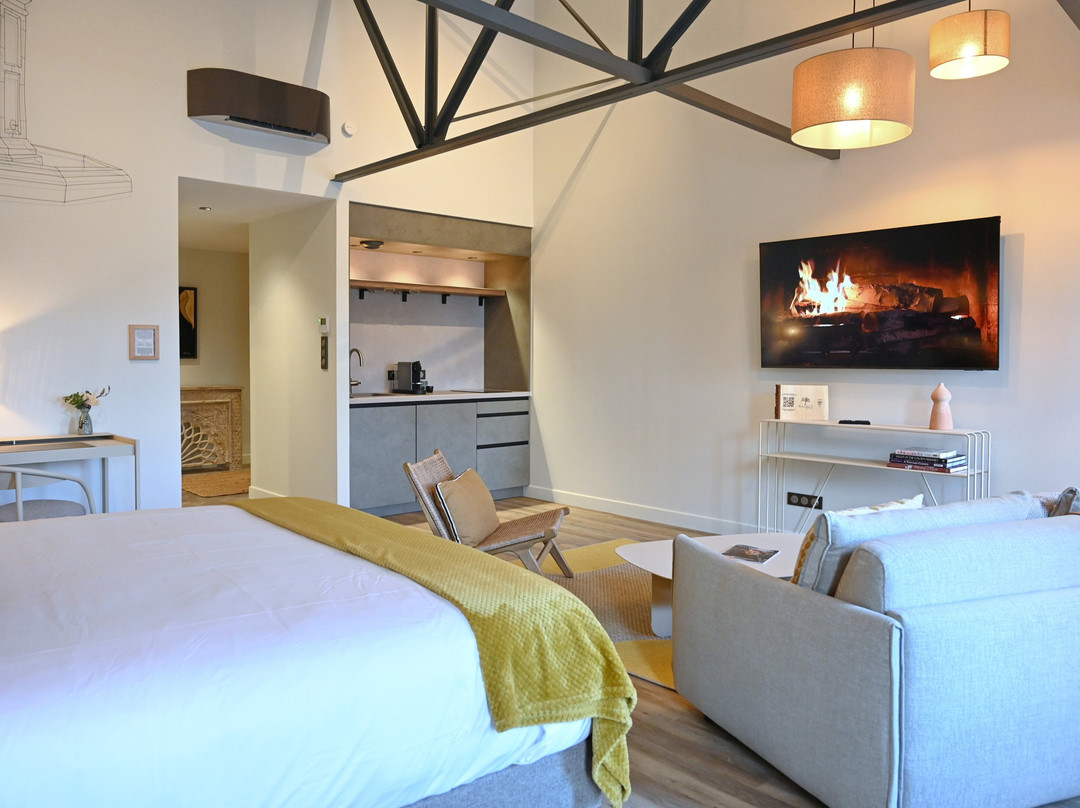 Walnut Bistro & Suites