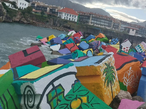 Los Cubos de la Memoria-利亚内斯必去景点