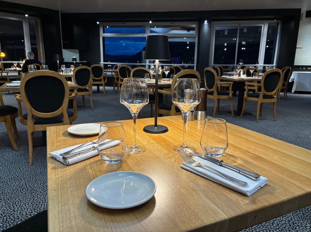 码头餐厅酒店主图