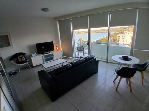 耶蓬欧申假日公寓酒店主图