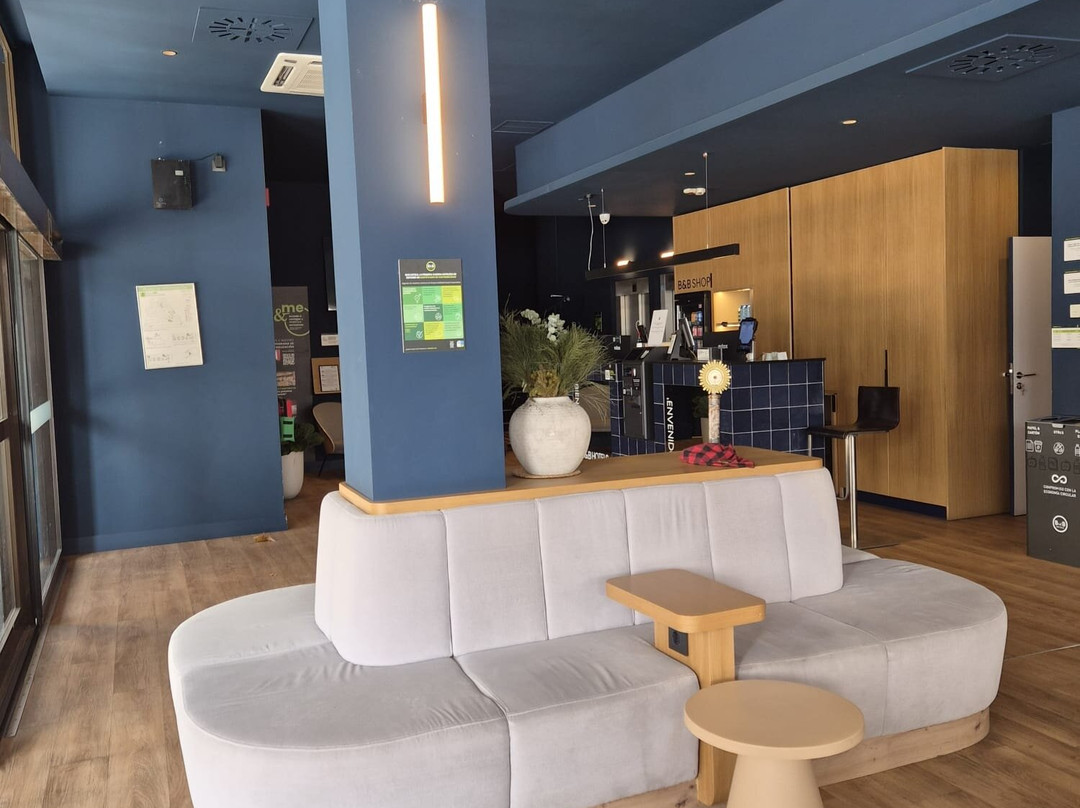 B&B萨拉戈萨中心酒店主图