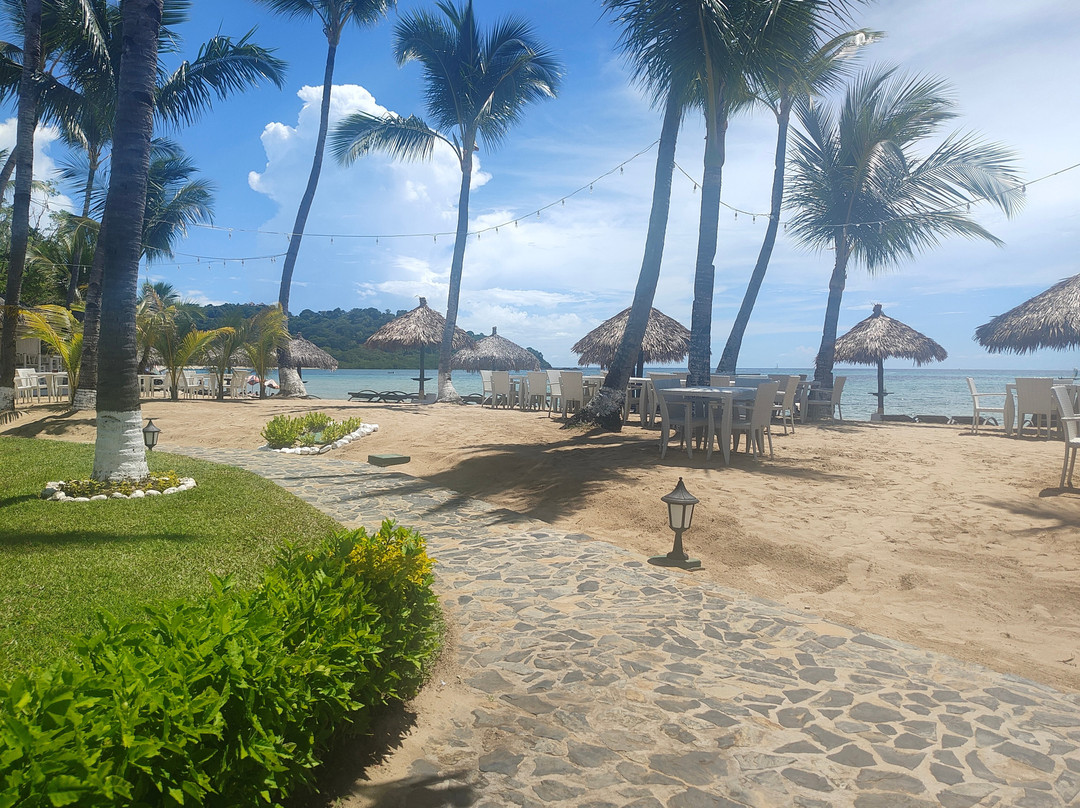 安迪兰纳海滩度假酒店主图