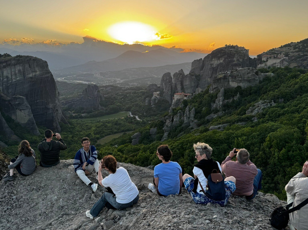Meteora Thrones - Travel & Tourism Center-卡兰巴卡必去景点