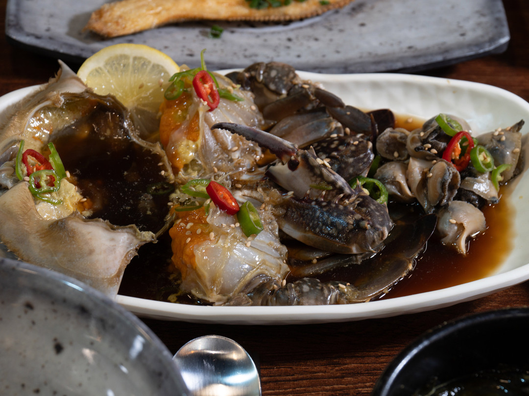 bodolmiyeog&ganjang-gejang myeongdongjeom