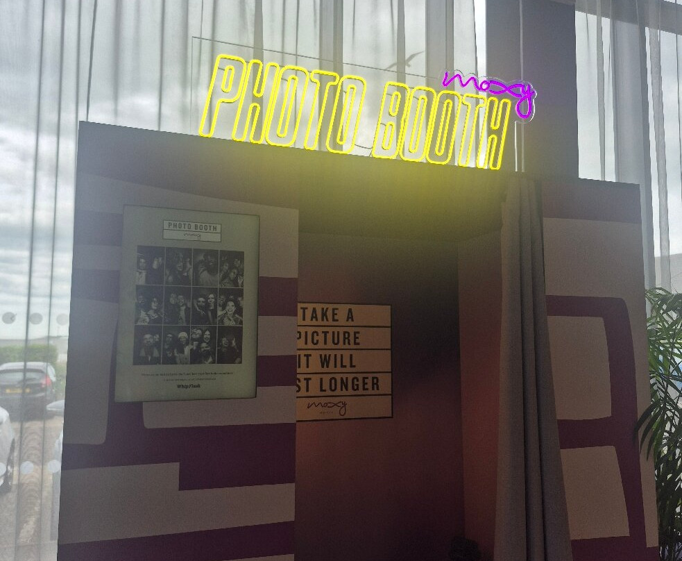 亚伯丁机场 Moxy 酒店主图