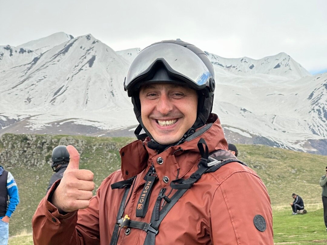 Paragliding in Georgia, Gudauri with SkyAtlantida-古道里必去景点