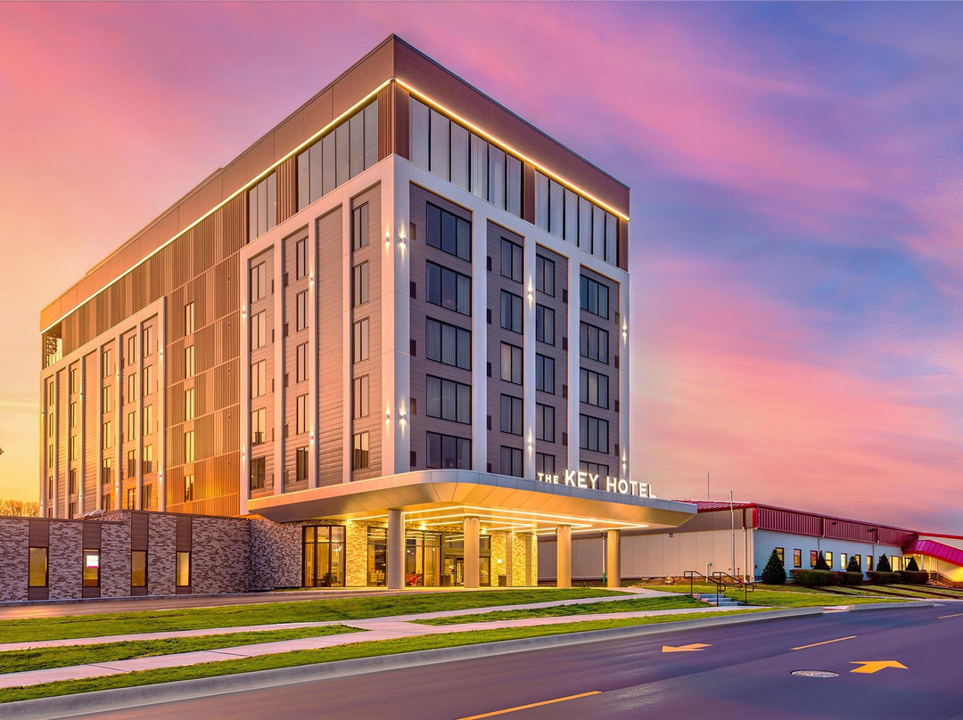 The Key Hotel Dubuque, Tapestry Collection by Hilton