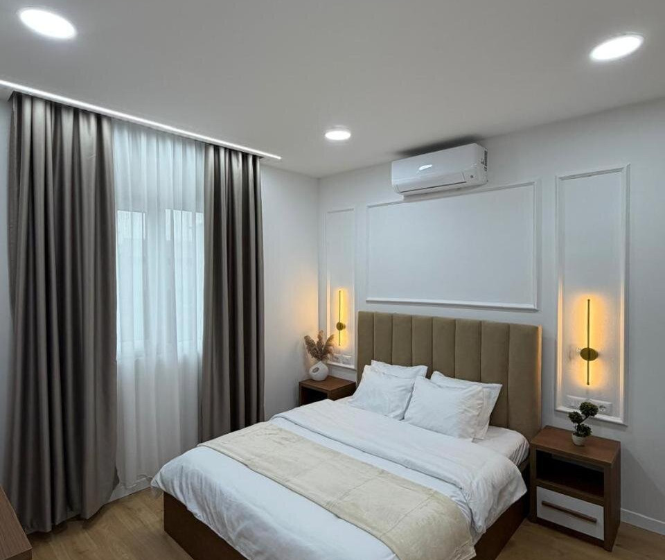 Loris Rooms