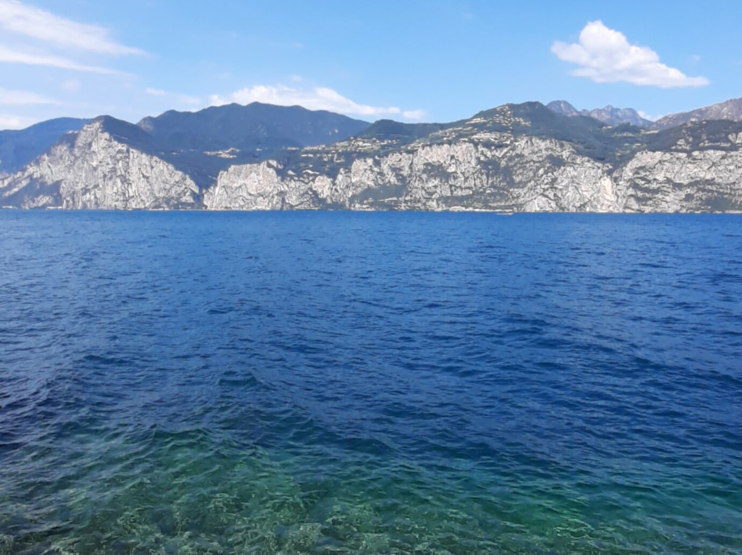 Spiagge Libere Lungolago-马切尔西涅必去景点