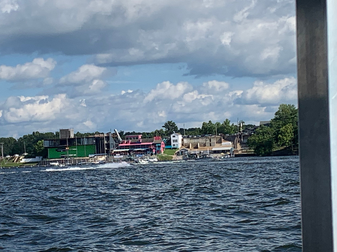 Celebration Cruises-Lake Ozark必去景点