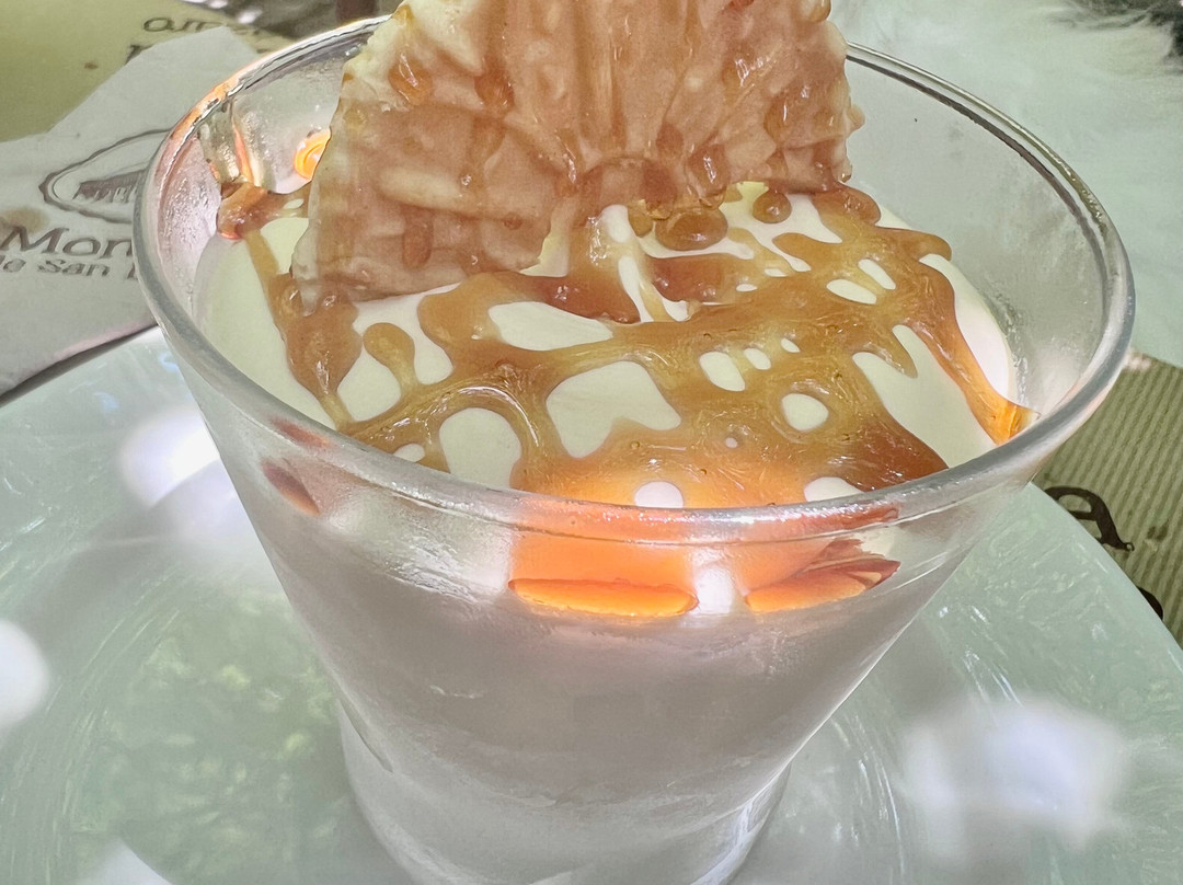 蒙克洛亚圣拉萨罗酒店主图