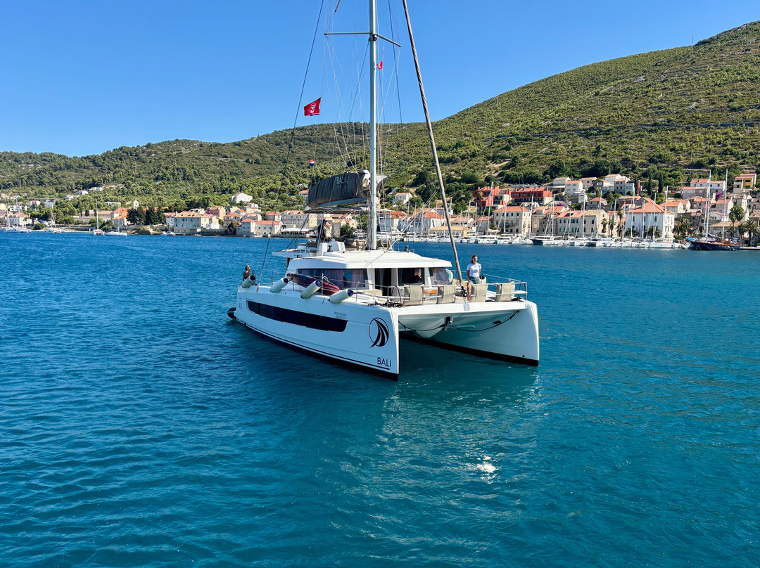 Globe Yacht Charter-斯普利特必去景点